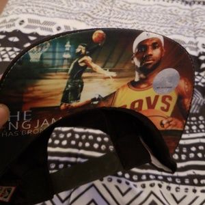 Cavaliers snap back Mitchell & Ness